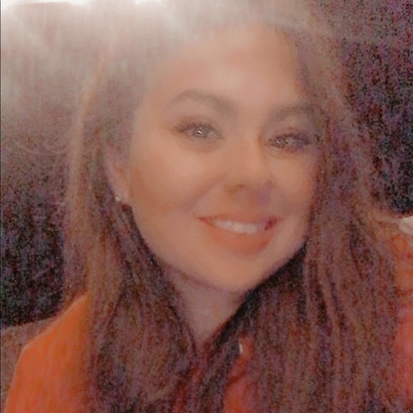 Meet your Posher, Cindy - Picture 1 of 1